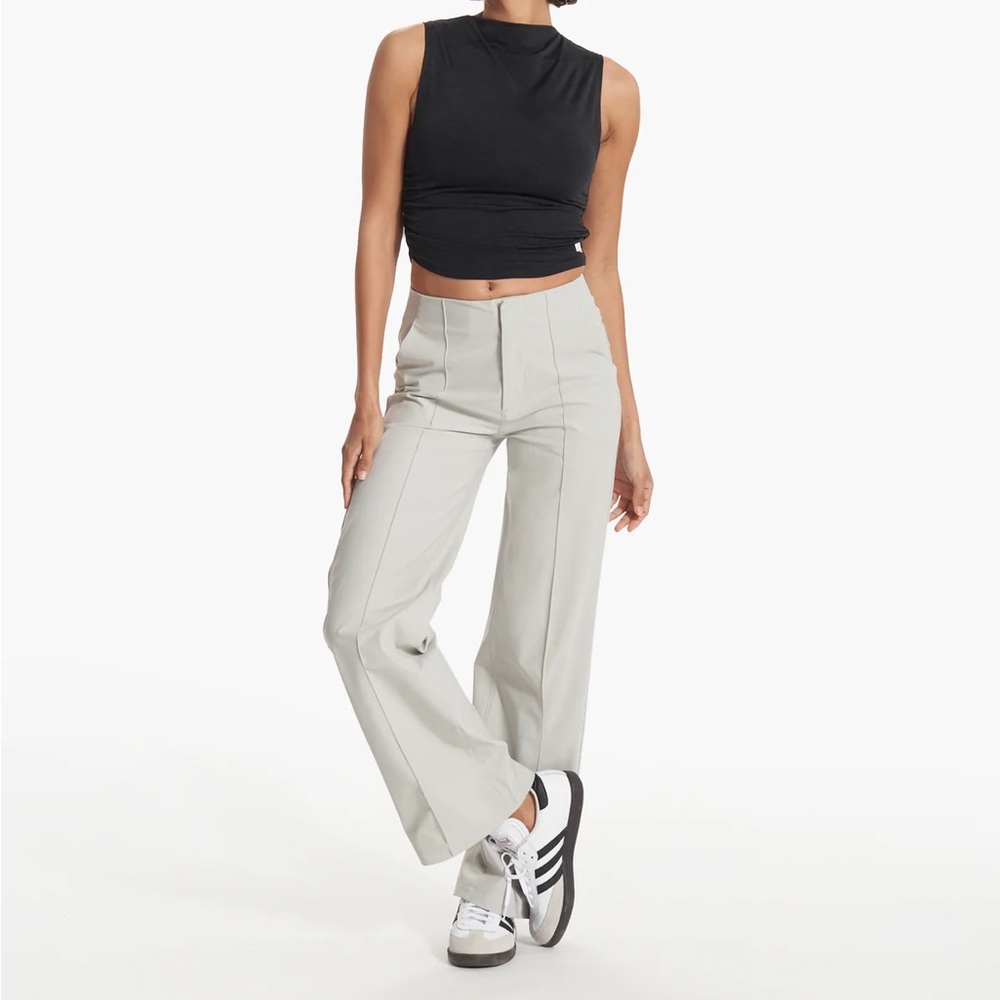 Vuori Womens Meta Wideleg Vapor NWT